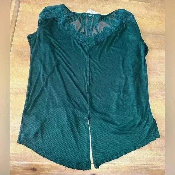 Free People Emerald green distressed top - Picture 4 of 10